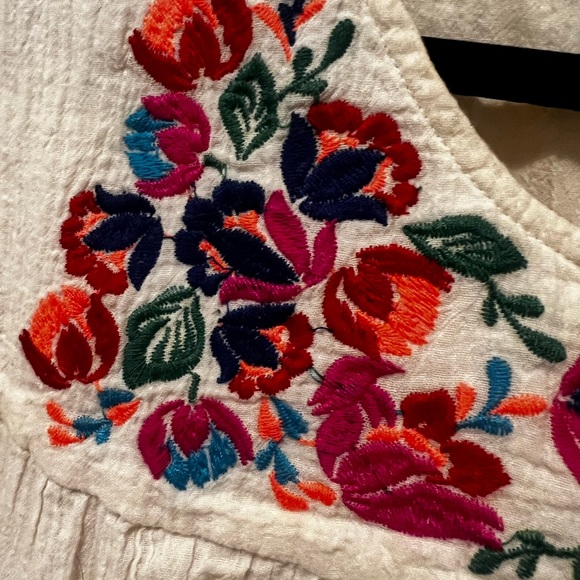 Boutique brand linen top - Picture 3 of 5